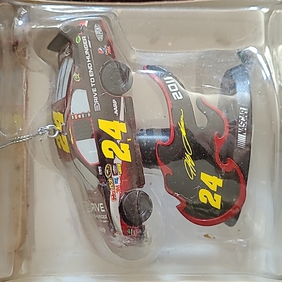 Jeff Gordon Christmas Ornament - Picture 6 of 6
